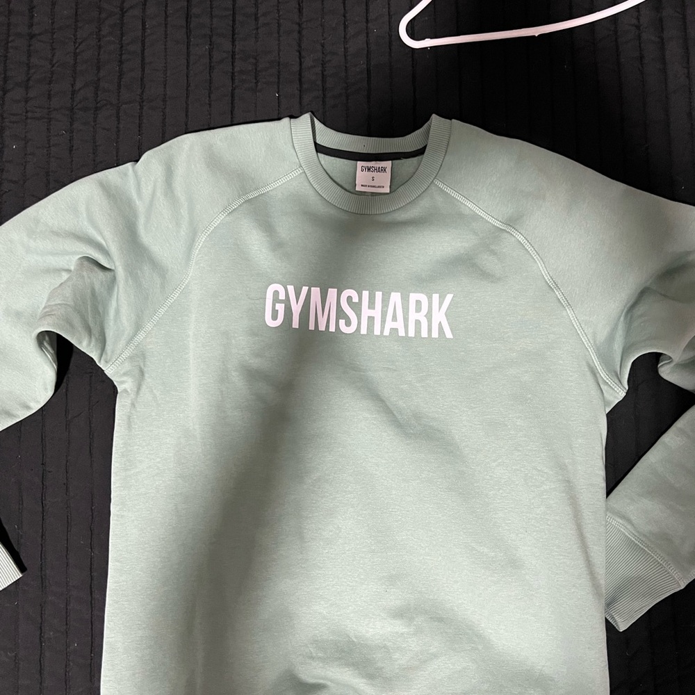 Small gymshark sweatshirt in a beautiful green
